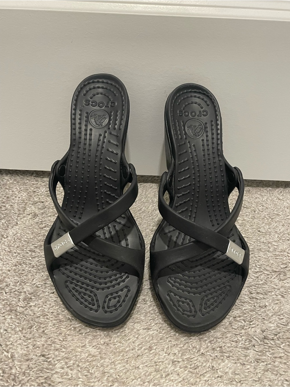 CROCS Women's Black Crisscross Strap Sandals
